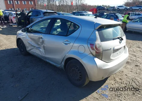 2013 Toyota Prius C Two from USA, damaged, VIN JTDKDTB38D1539911